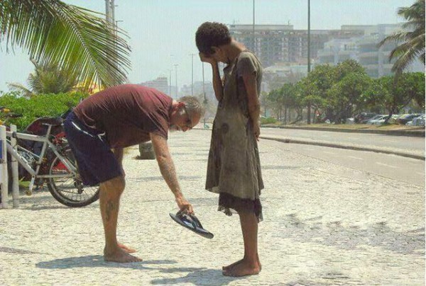 shoe-Act-of-kindness-600x404